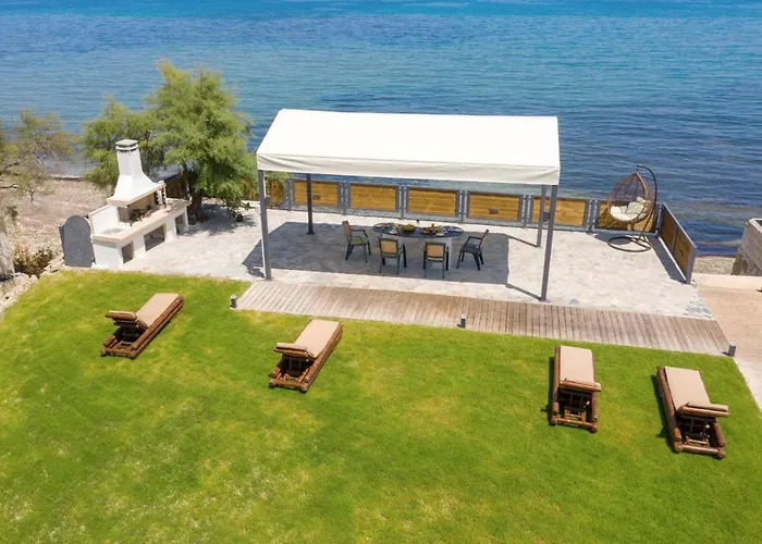 Venetico Beachfront & - Sea View