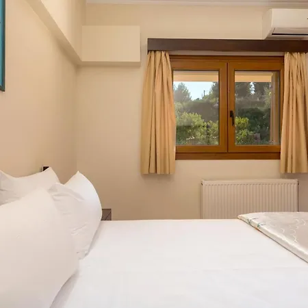 Апартаменты Venetico Beachfront & - Sea View