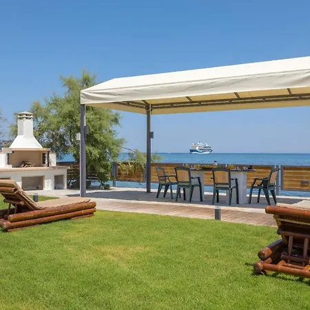 Venetico Beachfront Apartments&suites - Sea View * Argassi