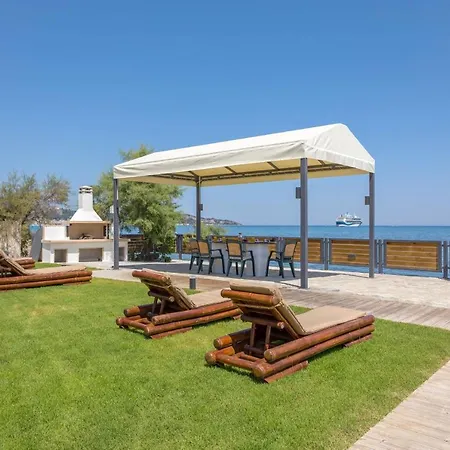 Venetico Beachfront & - Sea View Apartment Argassi