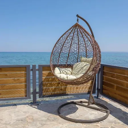 Lägenhet Venetico Beachfront & - Sea View *